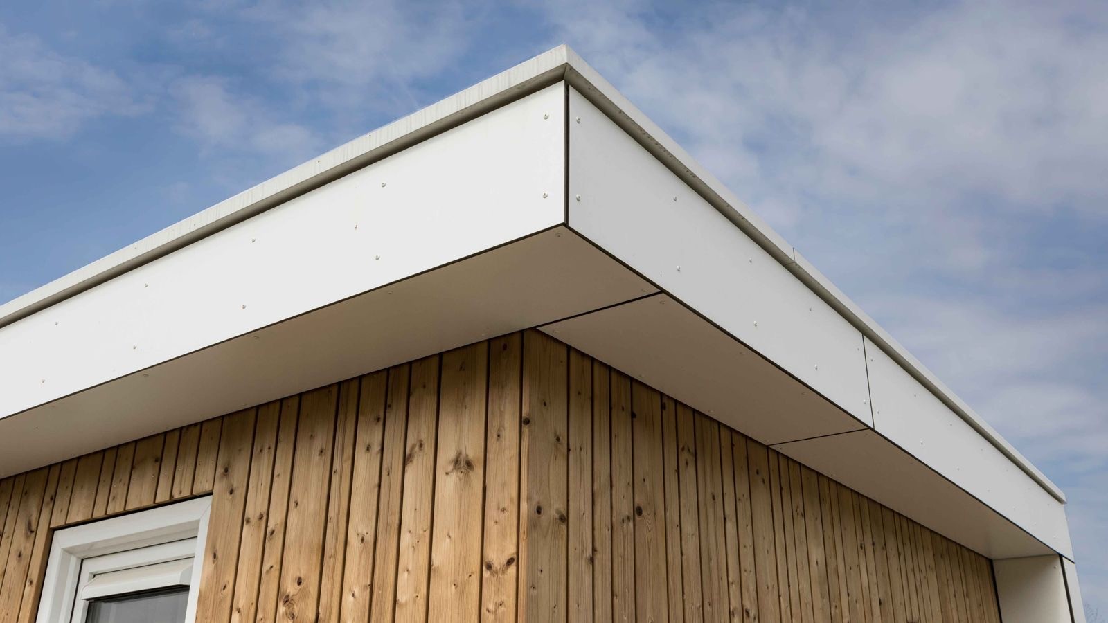 HPL toegepast als boeideel in het wit